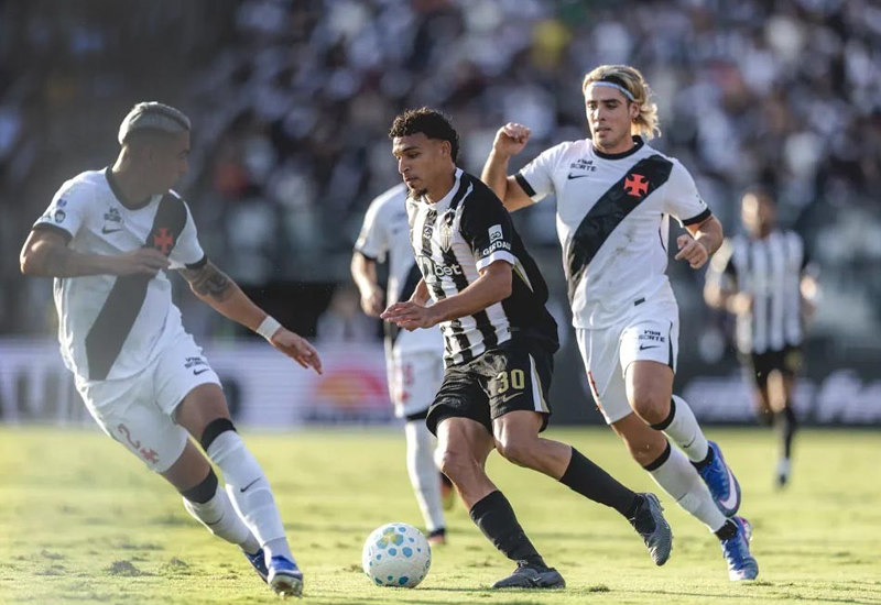Atlético-MG vence o Vasco e empurra o time carioca para o Z-4 do Brasileirão