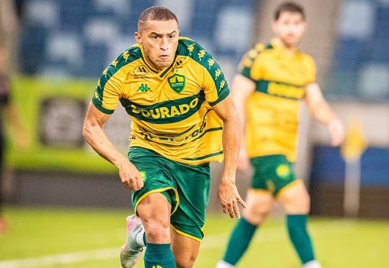 Cuiabá bate o CRB na Arena Pantanal e respira fora da zona de rebaixamento da Série B