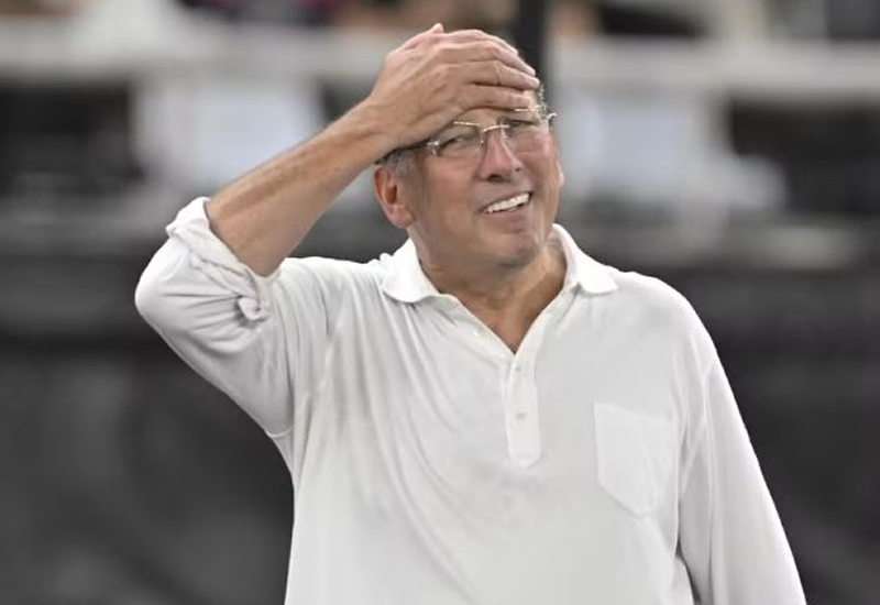 Botafogo confirma desligamento definitivo de John Textor do Conselho da SAF