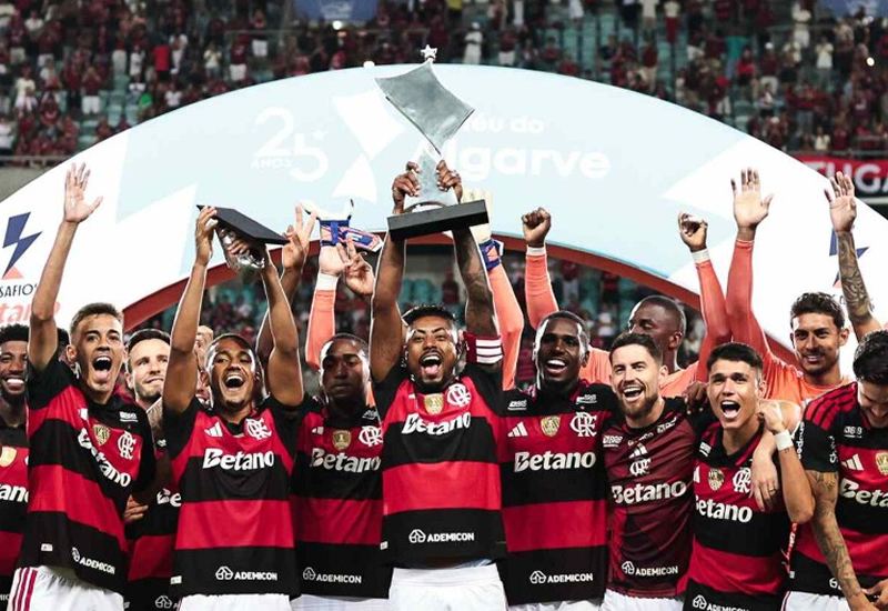 Samuel Lino brilha, Flamengo vence o Benfica e fica com o Troféu do Algarve