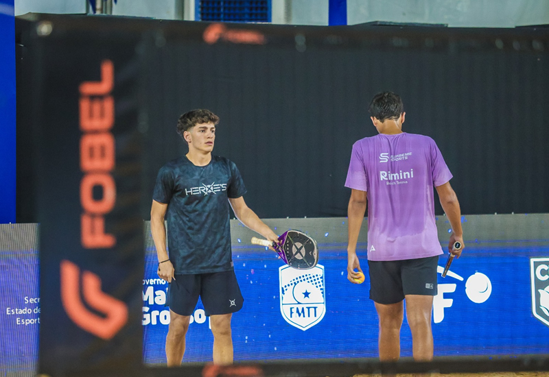 Atletas mato-grossenses garantem vagas nas finais do BT 50 do torneio internacional de Beach Tennis em Sorriso