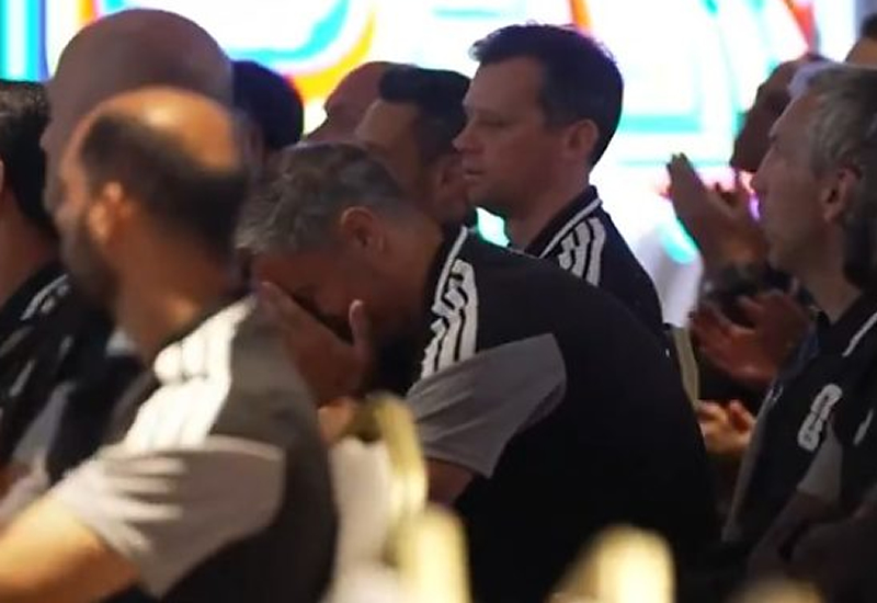 Árbitro se emociona e vai às lágrimas após ser escalado para final da Copa