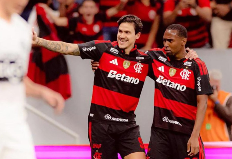 Com seis gols na partida, Flamengo bate o Olimpia e chega embalado para a volta da Série A