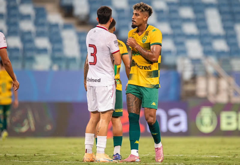 Cuiabá é derrotado pelo Atlético-GO na Arena Pantanal e amplia jejum para três partidas