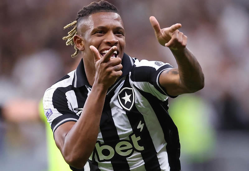 Botafogo quer aproveitar Danilo Santos no Brasileirão e dificulta negociação com o Palmeiras
