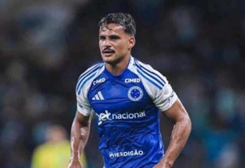 Cruzeiro vence o Coritiba e se aproxima da zona de classificação