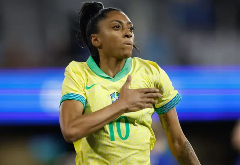 Barcelona contrata Kerolin em negociação recorde para o futebol feminino brasileiro