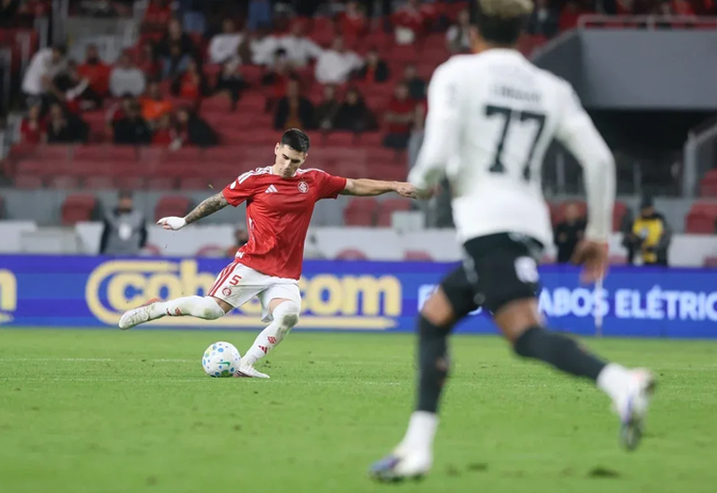 Corinthians encara o Internacional em duelo decisivo por vaga nas quartas de final da Copa do Brasil
