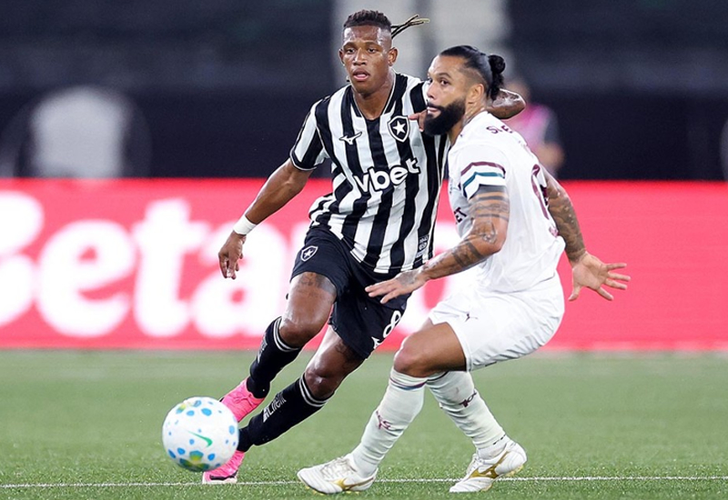 Fluminense busca reação no segundo tempo, empata com o Botafogo e segue sem vencer no Brasileirão
