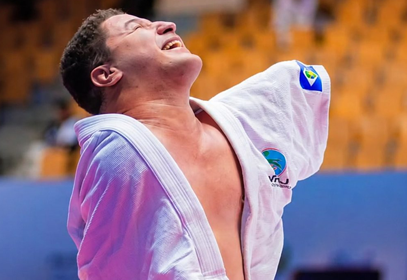 Mato-grossense Juninho Cabral conquista ouro em Mundial de Parajiu-Jitsu