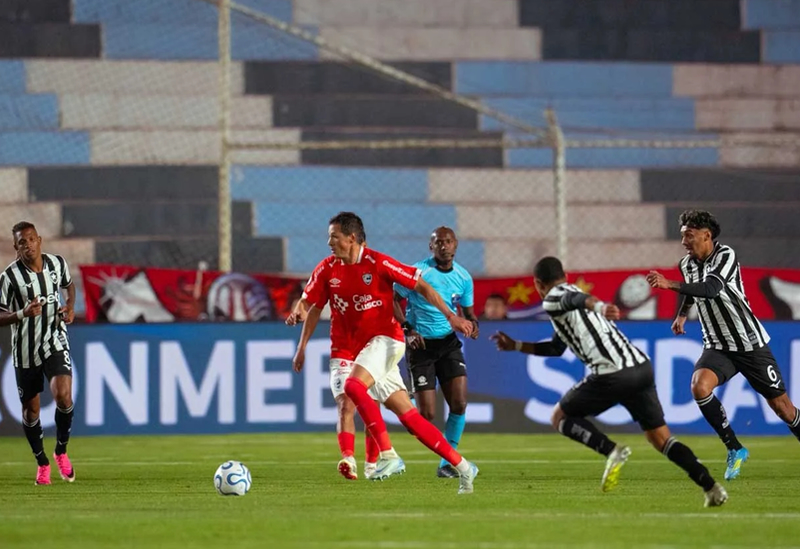 Botafogo é atropelado e sofre derrota histórica na Copa Sul-Americana