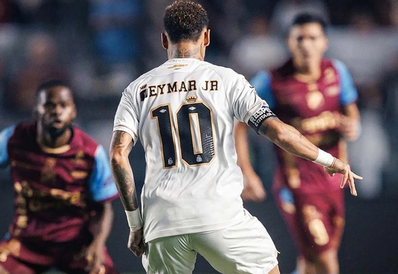 Neymar e Gabigol brilham, e Santos vence o Macará pela Sul-Americana
