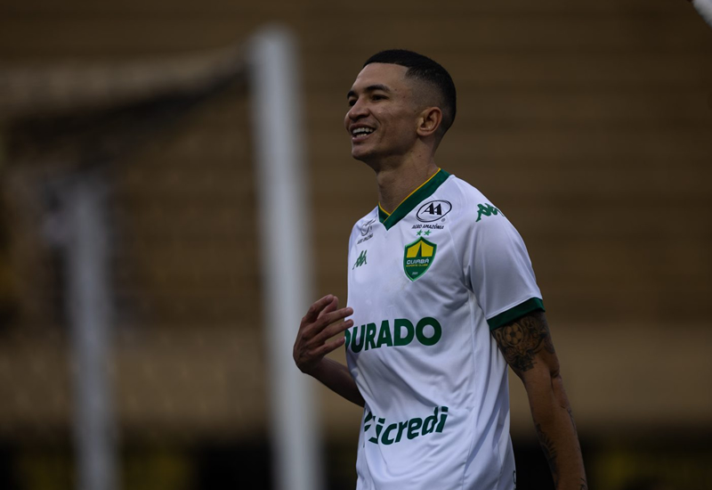 Cuiabá confirma saída de Marlon, que acerta com clube da Série A