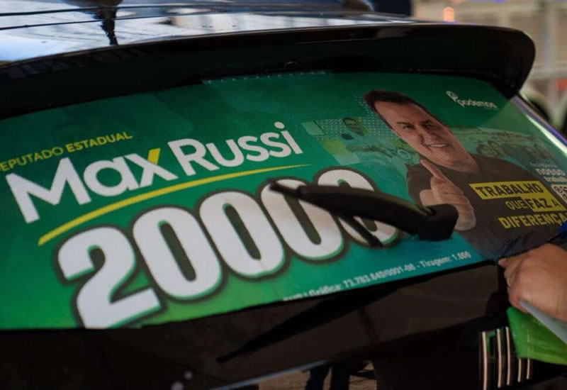 Primeiro ato de campanha reúne mais de 700 carros em adesivaço