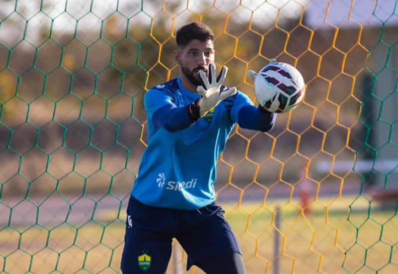 Marcelo Carné sofre lesão no tendão do adutor e está fora do Cuiabá pelo restante de 2026