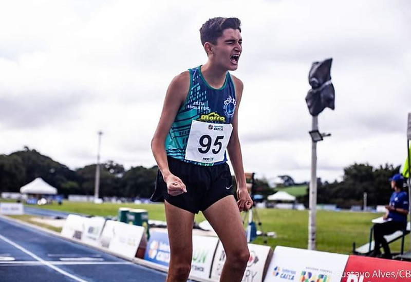 Atleta de Cuiabá embarca para os EUA e inicia nova fase no atletismo universitário