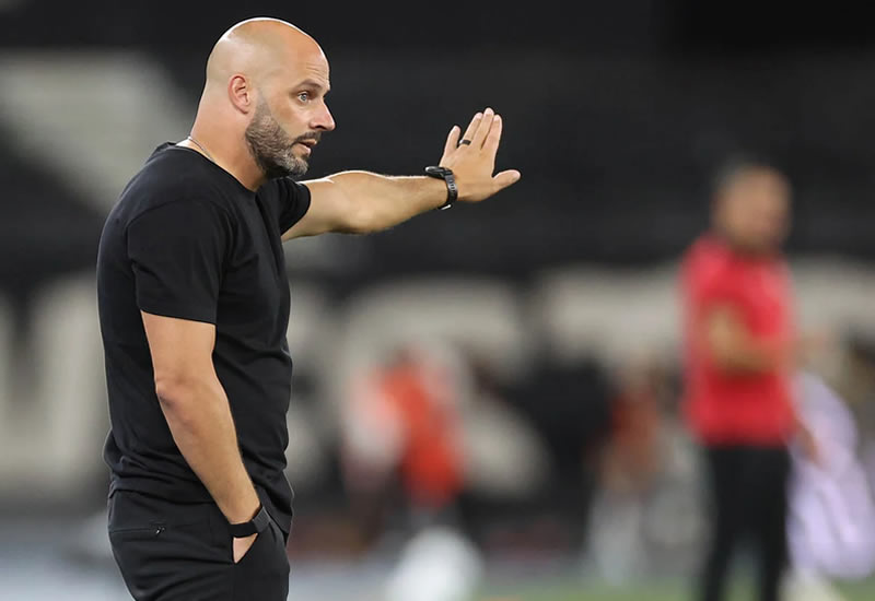 Botafogo demite Franclim Carvalho e encerra ciclo no comando da equipe