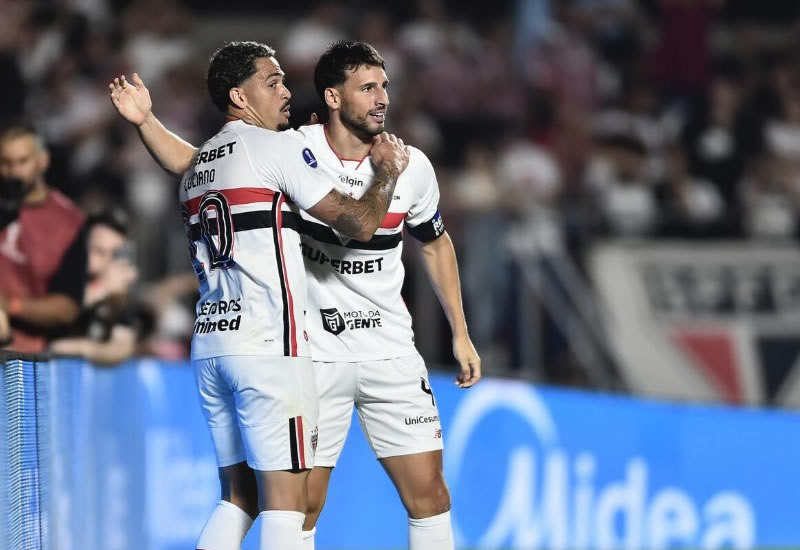 São Paulo vence o Bolívar, põe fim ao jejum e garante vaga na Sul-Americana