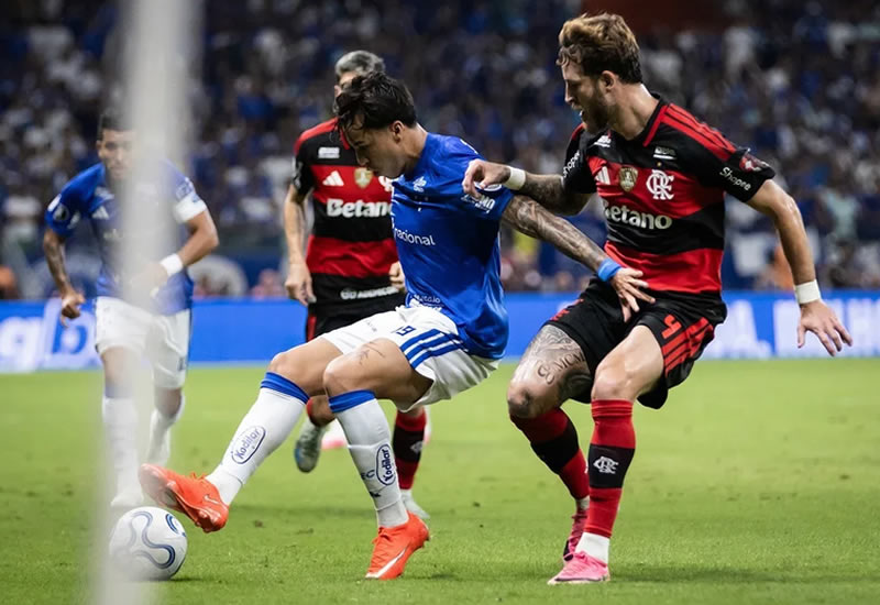 Flamengo e Cruzeiro fazem duelo decisivo no Maracanã por vaga nas quartas da Libertadores