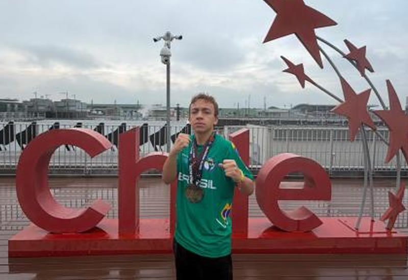 Atleta de Cuiabá brilha no Pan-Americano de Kickboxing e conquista dois ouros no Chile