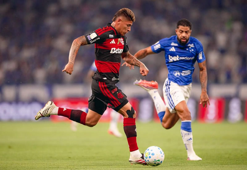 Varela lamenta derrota e alerta: 'Quando não se mata o jogo, corremos o risco'