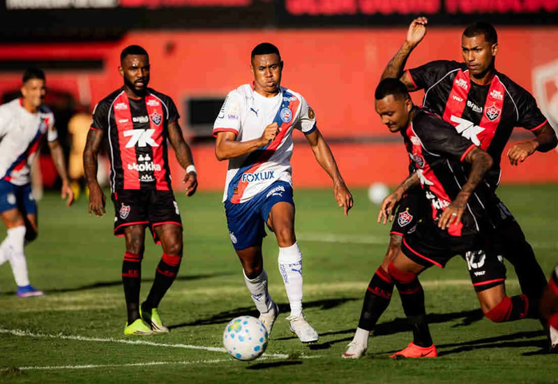 Bahia supera o Vitória fora de casa e faz festa no Barradão
