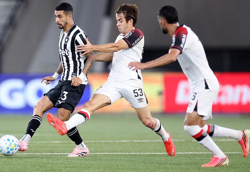 Com vitória sobre o Botafogo, Athletico-PR se aproxima do Flamengo na tabela