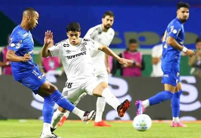 Palmeiras bate o Santos e larga na frente nas quartas da Copa do Brasil