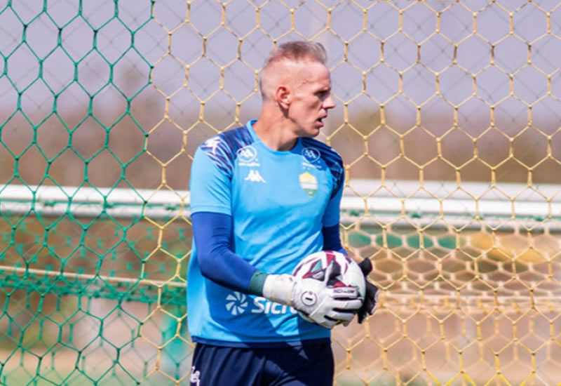 Dourado treina pela manhã e embarca para Campinas de olho no duelo contra o Botafogo-SP
