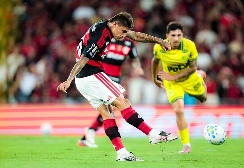 Flamengo vence o Mirassol no Maracanã e encosta de vez no Palmeiras