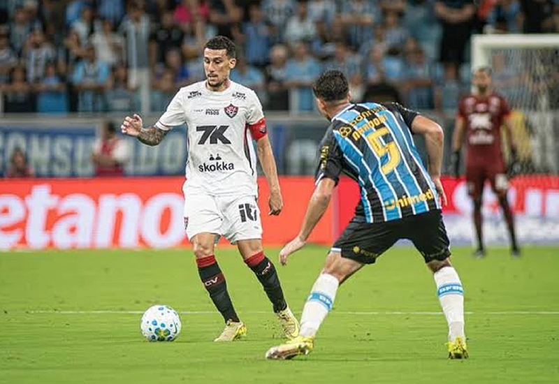 Vitória encara o Grêmio em duelo direto pelo Brasileirão