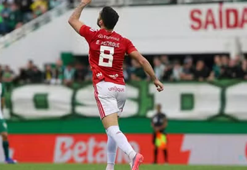 Internacional bate a Chapecoense na Arena Condá e encerra jejum de 10 jogos no Brasileirão