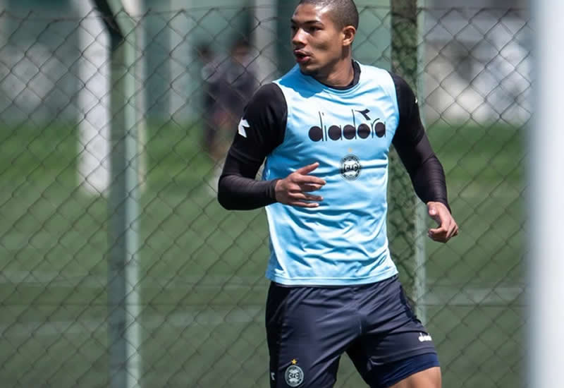 Vasco encara o Coritiba; confira transmissão, horário e escalações