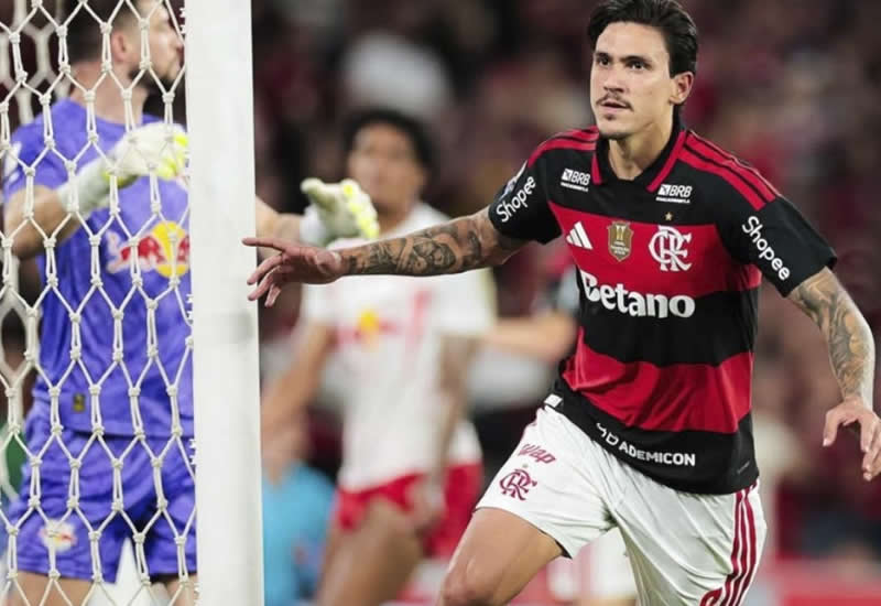 Flamengo vence o Bragantino por 2 a 1 no Maracanã e mantém liderança do Brasileirão
