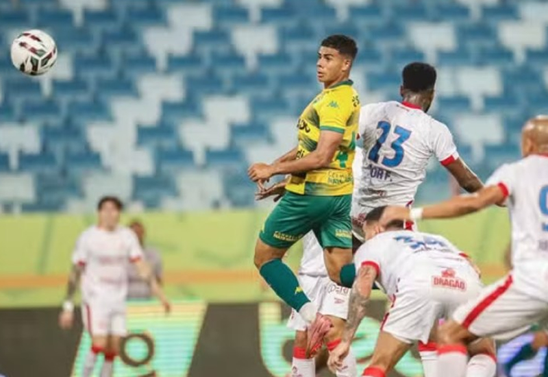 Cuiabá goleia o Náutico e ganha força na luta pelo G-6 da Série B