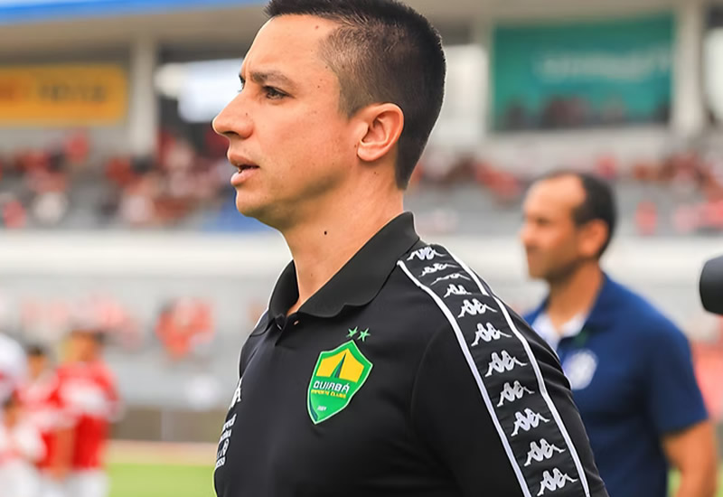 Cuiabá teve 11 jogadores com gastroenterite antes do duelo contra o CRB, diz Eduardo Barros