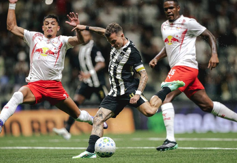 Delfim brilha, e Atlético-MG supera o Bragantino na Arena MRV