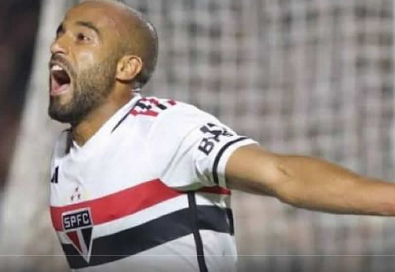 Lucas comemora retorno ao São Paulo após cinco meses afastado por lesão