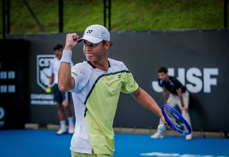 Livas Damázio vence argentino e fica perto de vaga no Australian Open de 2027