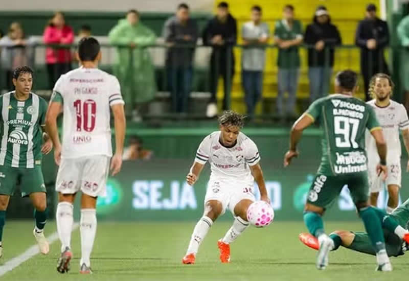 Chapecoense derrota o Fluminense em casa e aumenta a pressão sobre o Tricolor