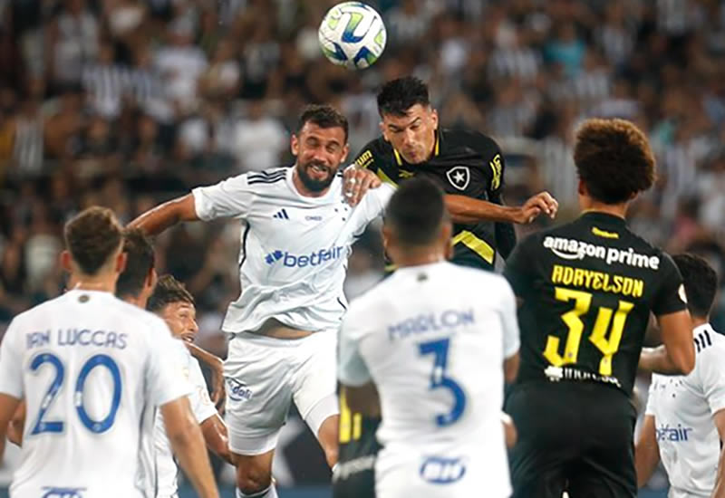 Botafogo empata em jogo sem gols com o Cruzeiro e desanima torcida
