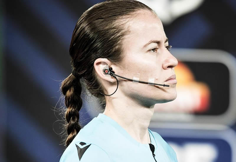 Fernanda Kruger, natural de Mato Grosso, conquista posição como árbitra assistente na FIFA